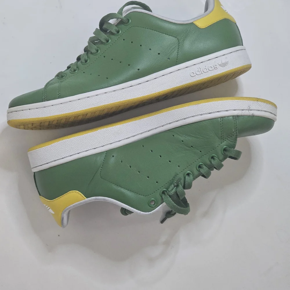 RARE Adidas Green Sneakers - Picture 4 of 9